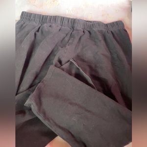 Black capri leggings